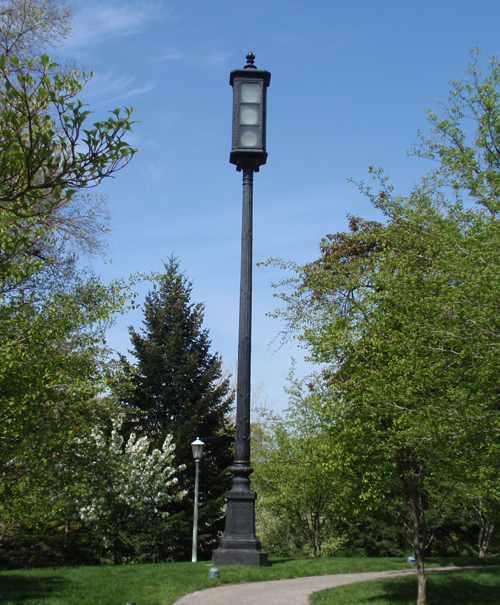 Thomas Edison lightpole commemorating the invention of the incandescent lamp