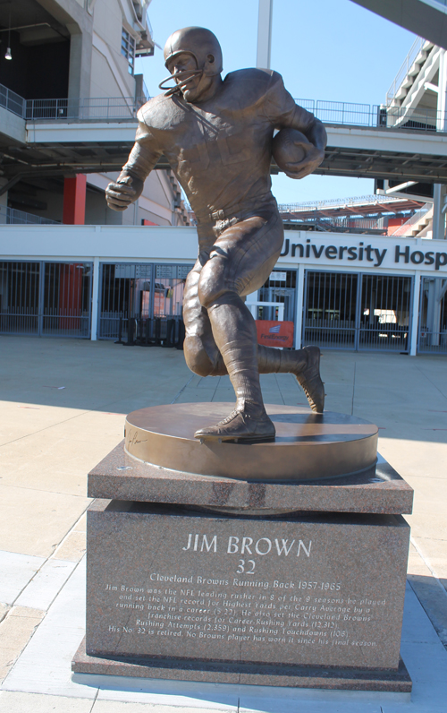 jim-brown-statue-4