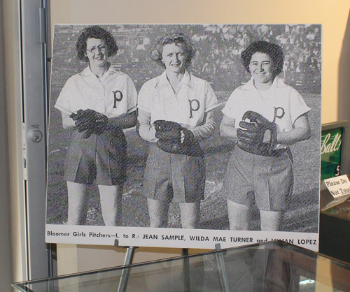 Bloomer Girls baseball players